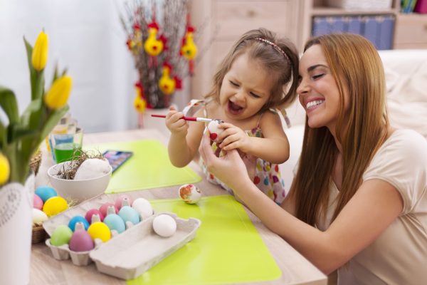 happy-family-easter-time happy-family-easter-time